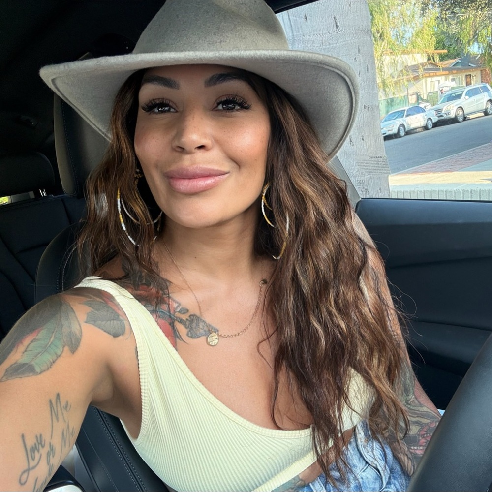 Meet your Posher, Lisa-marie. Selling items, I didn’t wear much.